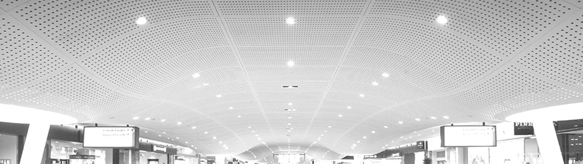 retail hall inside JFK terminal 4