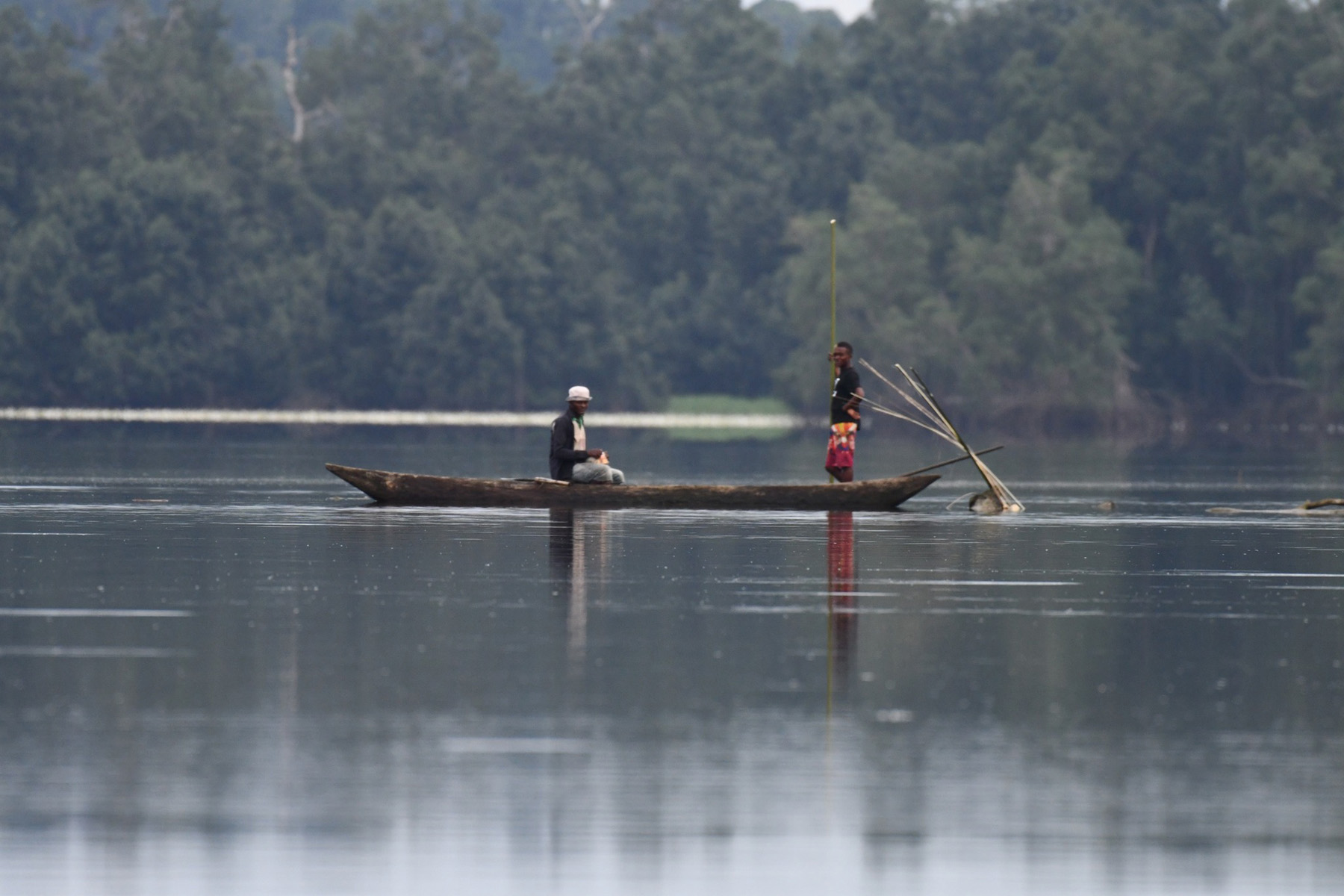 Local and traditional fishermen on the Conkouati lagoon,