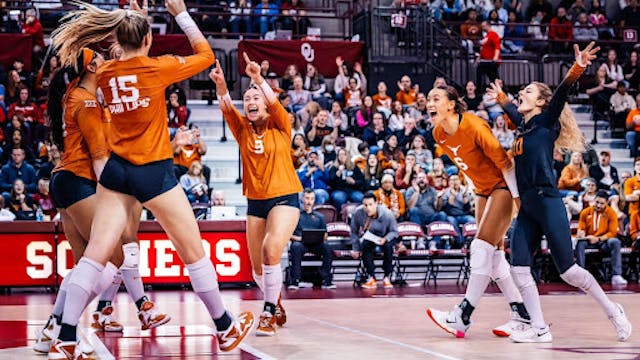 SOURCE: TWITTER/TEXASVOLLEYBALL