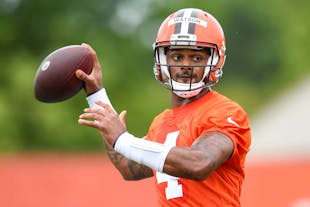 Ep #185: The hits keep coming: The latest on Deshaun Watson and more golf drama