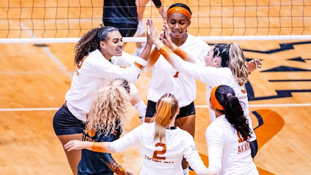 SOURCE: TWITTER/TEXASVOLLEYBALL