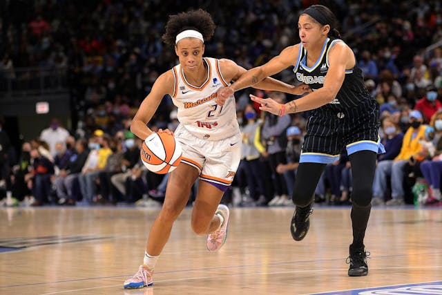 STACY REVERE/GETTY IMAGES