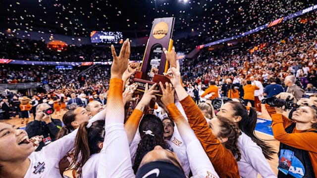SOURCE: TWITTER/TEXASVOLLEYBALL