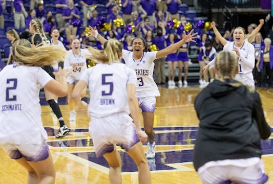 SOURCE: TWITTER/UW_WBB