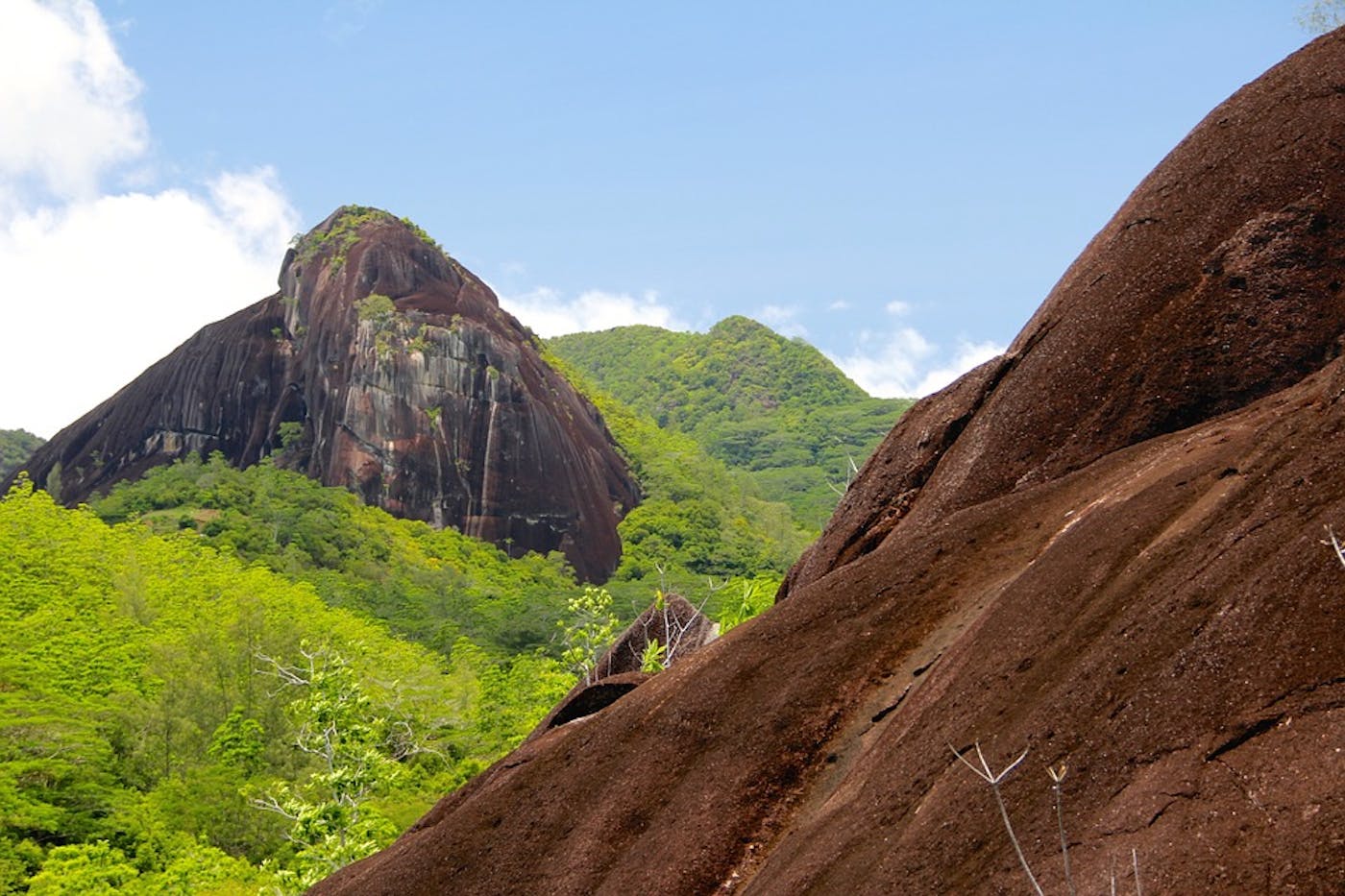 Seychelles & Comoros Tropical Islands (AT5)