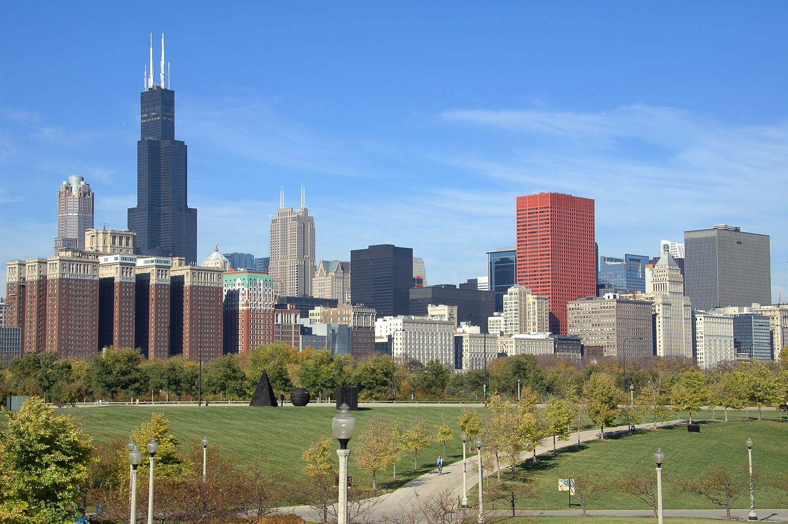 Downtown Chicago skyline view from Grant Park. Image Credit:Wizreist | Dreamstime.com.