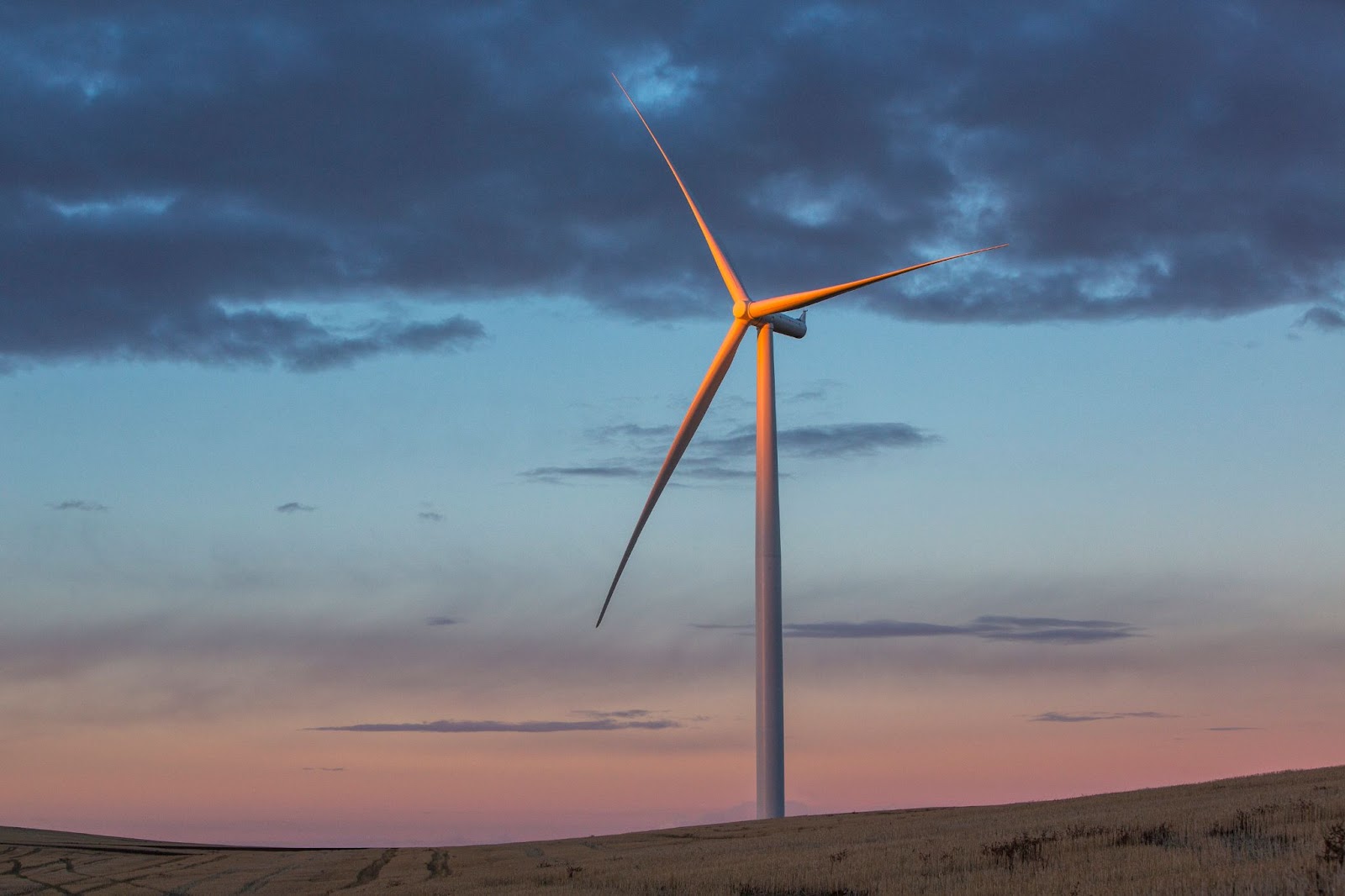 Onshore wind energy. photo: Dreamstime