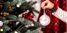 How to Honor a Loved One During the Holiday Season