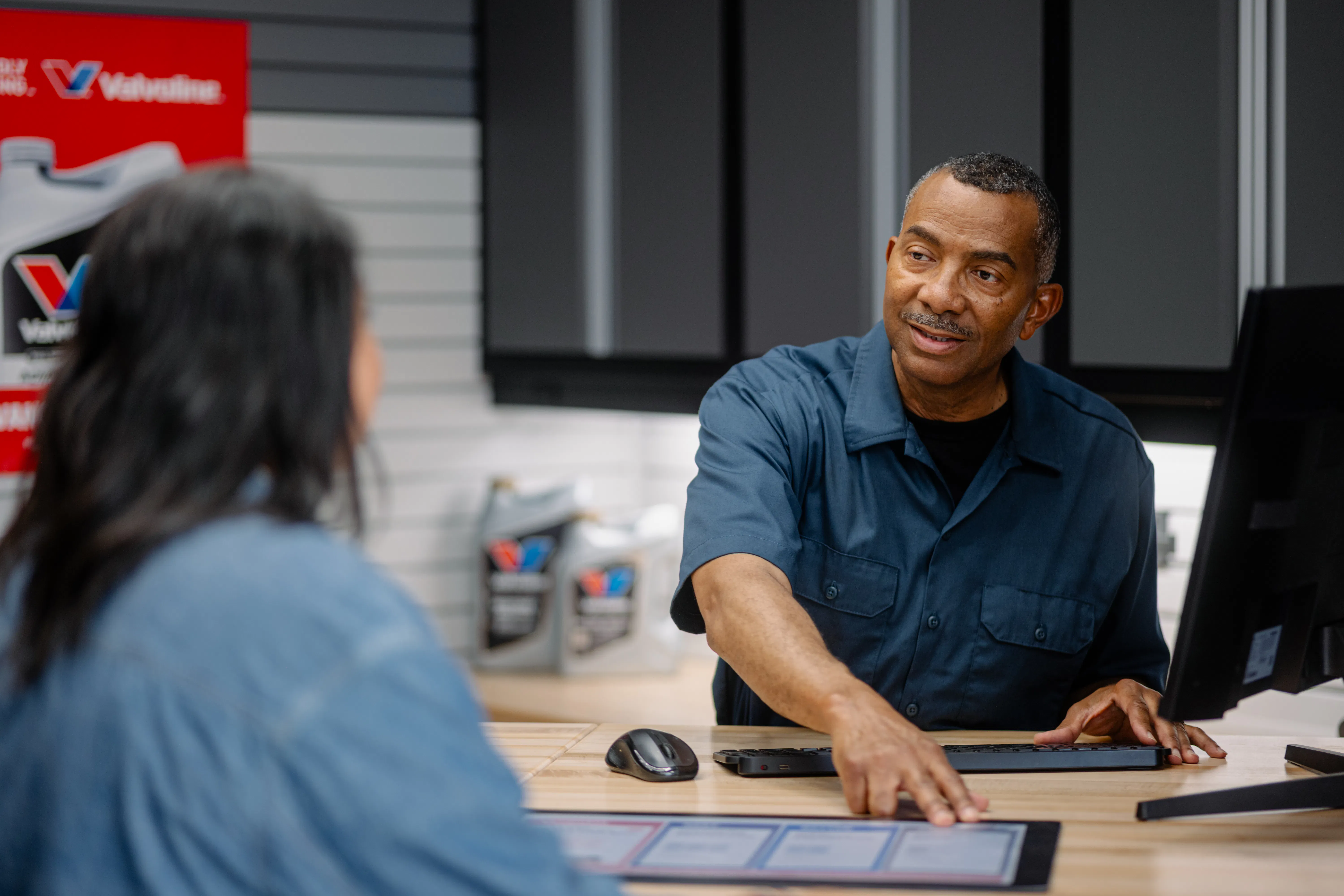 Best Motor Oil for Rideshare and Delivery Drivers featured image