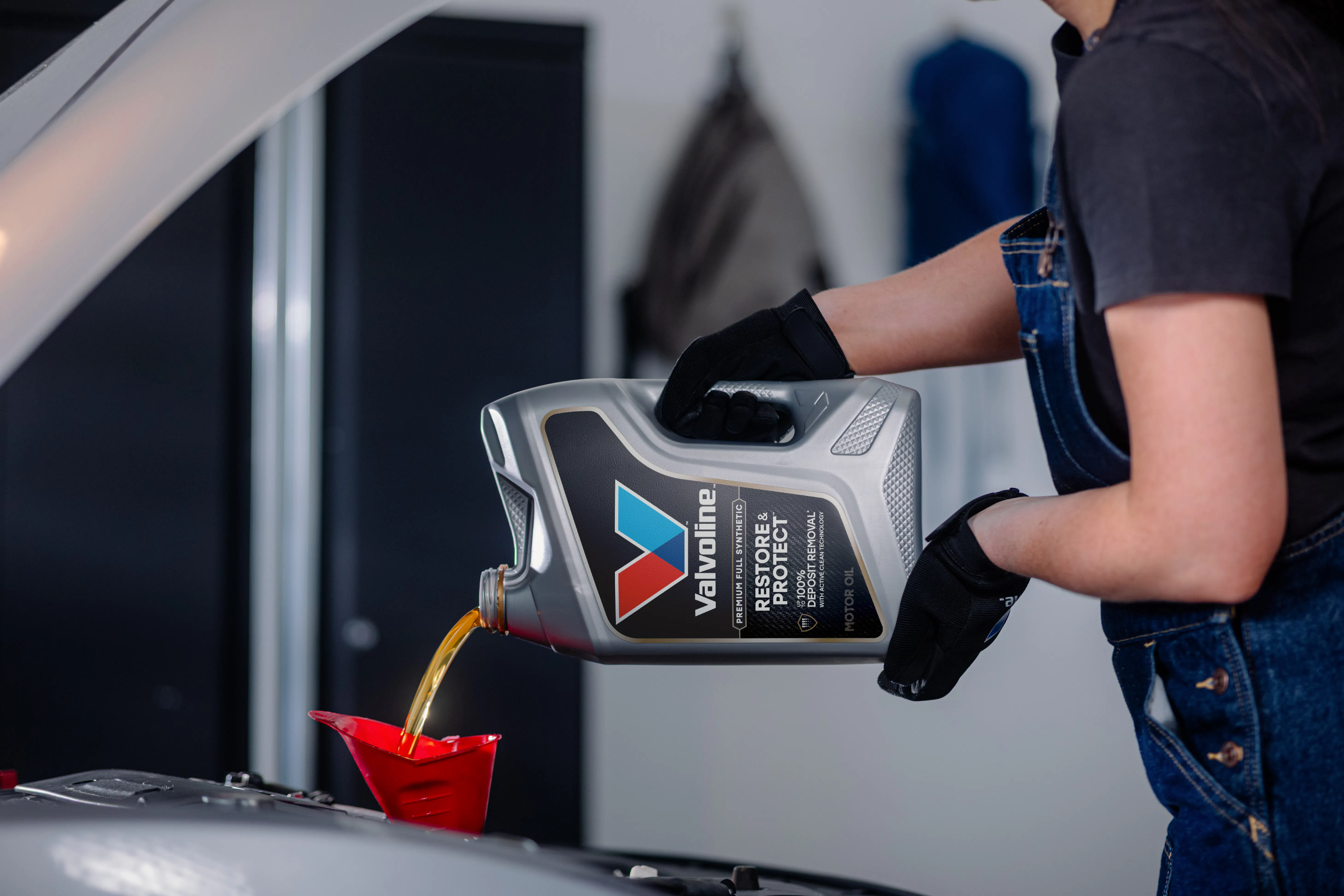 Can You Mix Synthetic and Conventional Oil? featured image