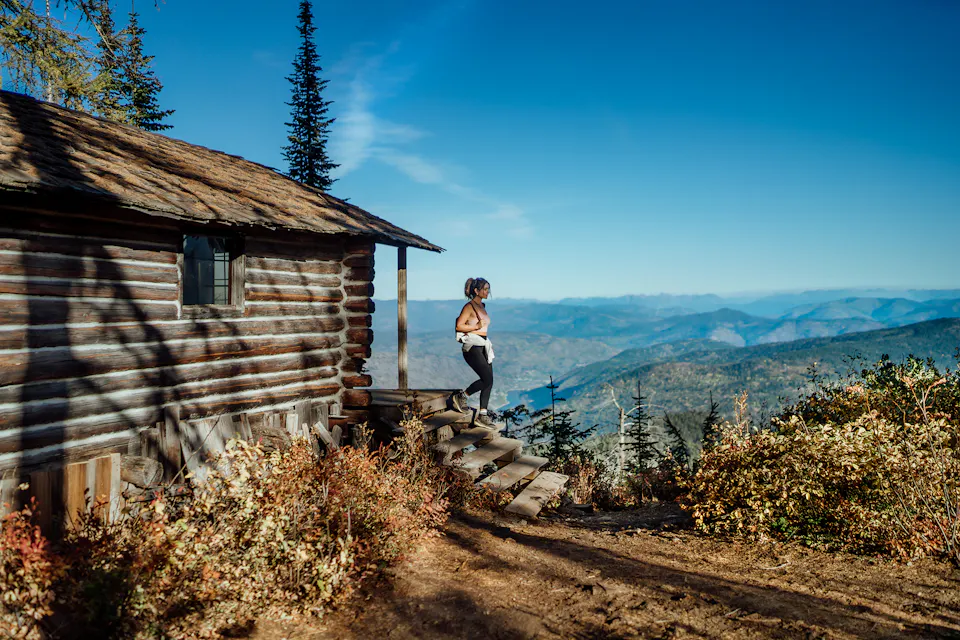 10 Mountain Cabins and Scenic Vacation Rentals Made for a Cozy Retreat