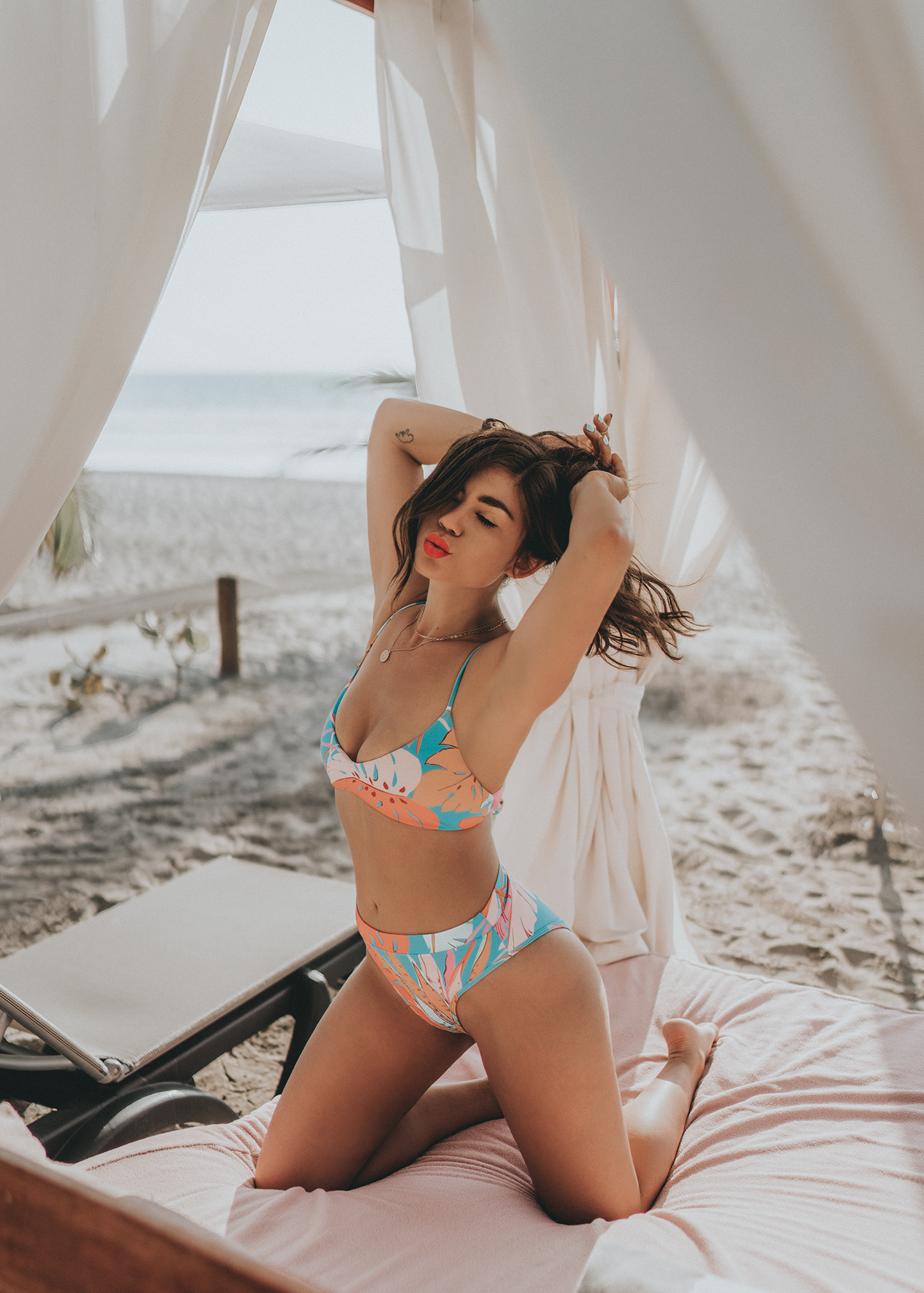 ELLE's It's Official: These Are the Best Swimsuit Styles for Small Bus –  Hermoza