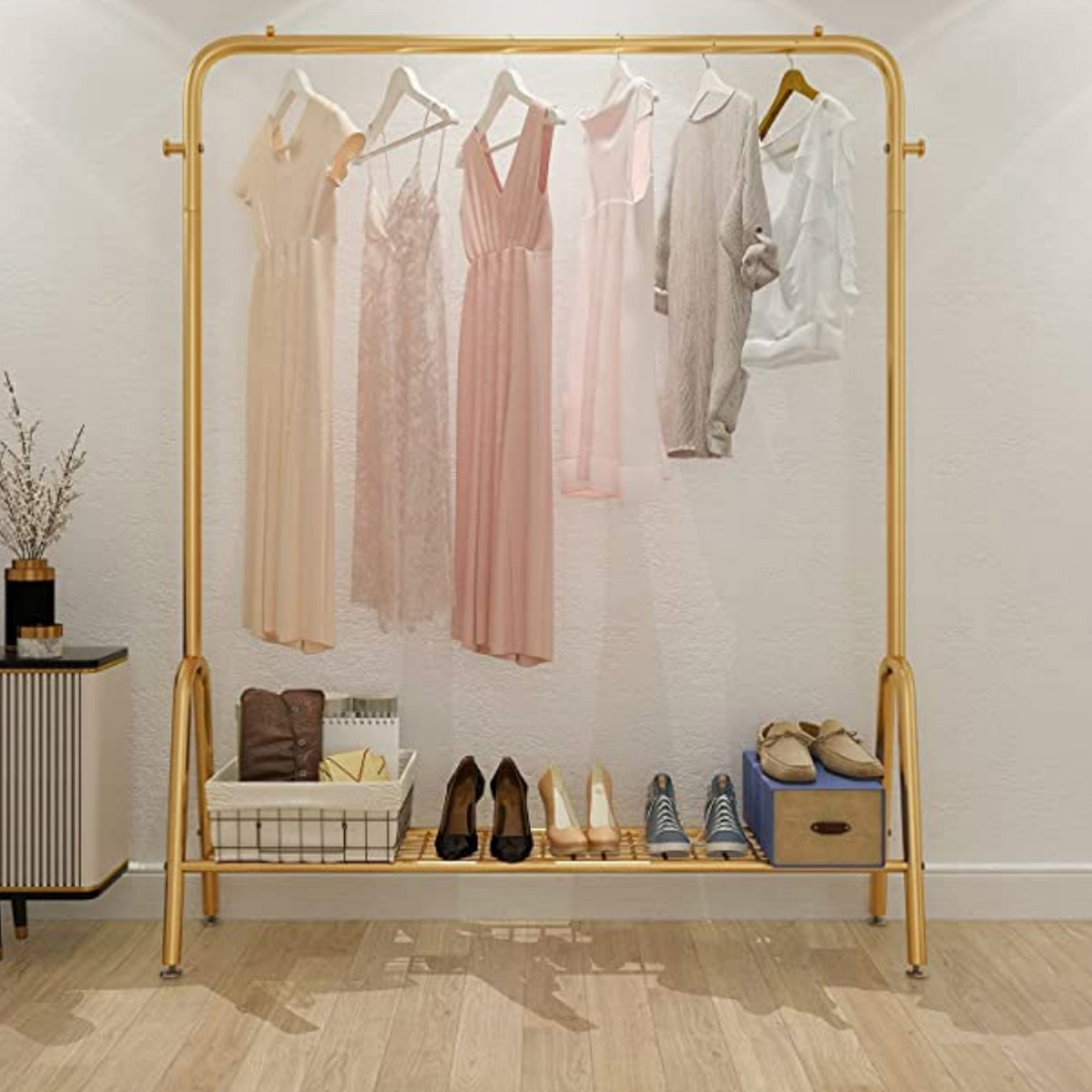 10 Ideas to Maximize Closet Space in A Small Apartment - That Actually Look  Good