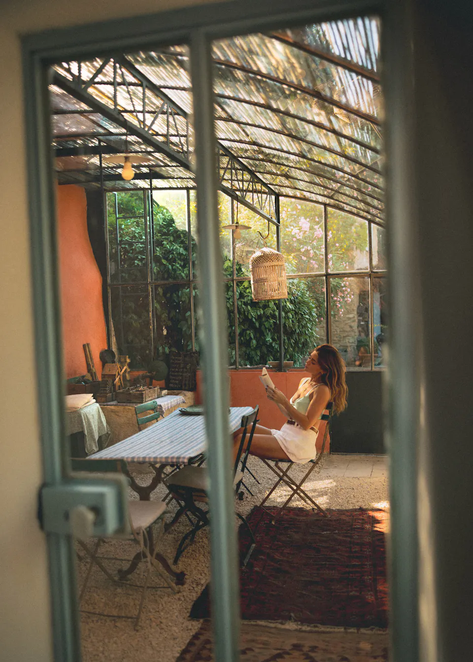 How to Design a Functional Indoor-Outdoor Living Space for Everyday Life
