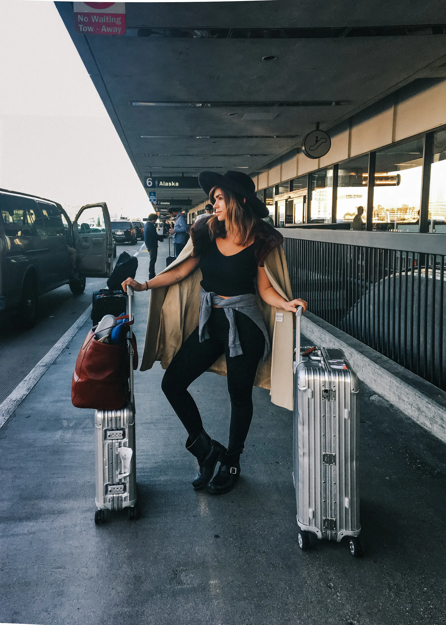 What to Do During a Flight Delay - Smart Ways to Pass Time at the Airport