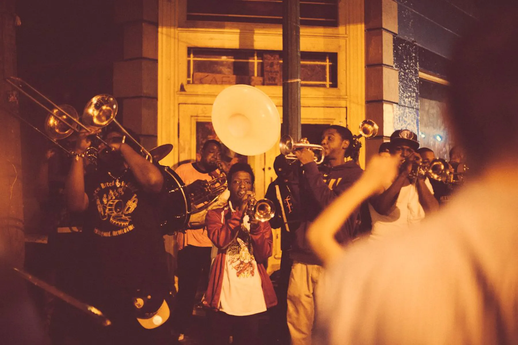 Why New Orleans Mardi Gras Is So Famous: Parades, Music, and Local Traditions