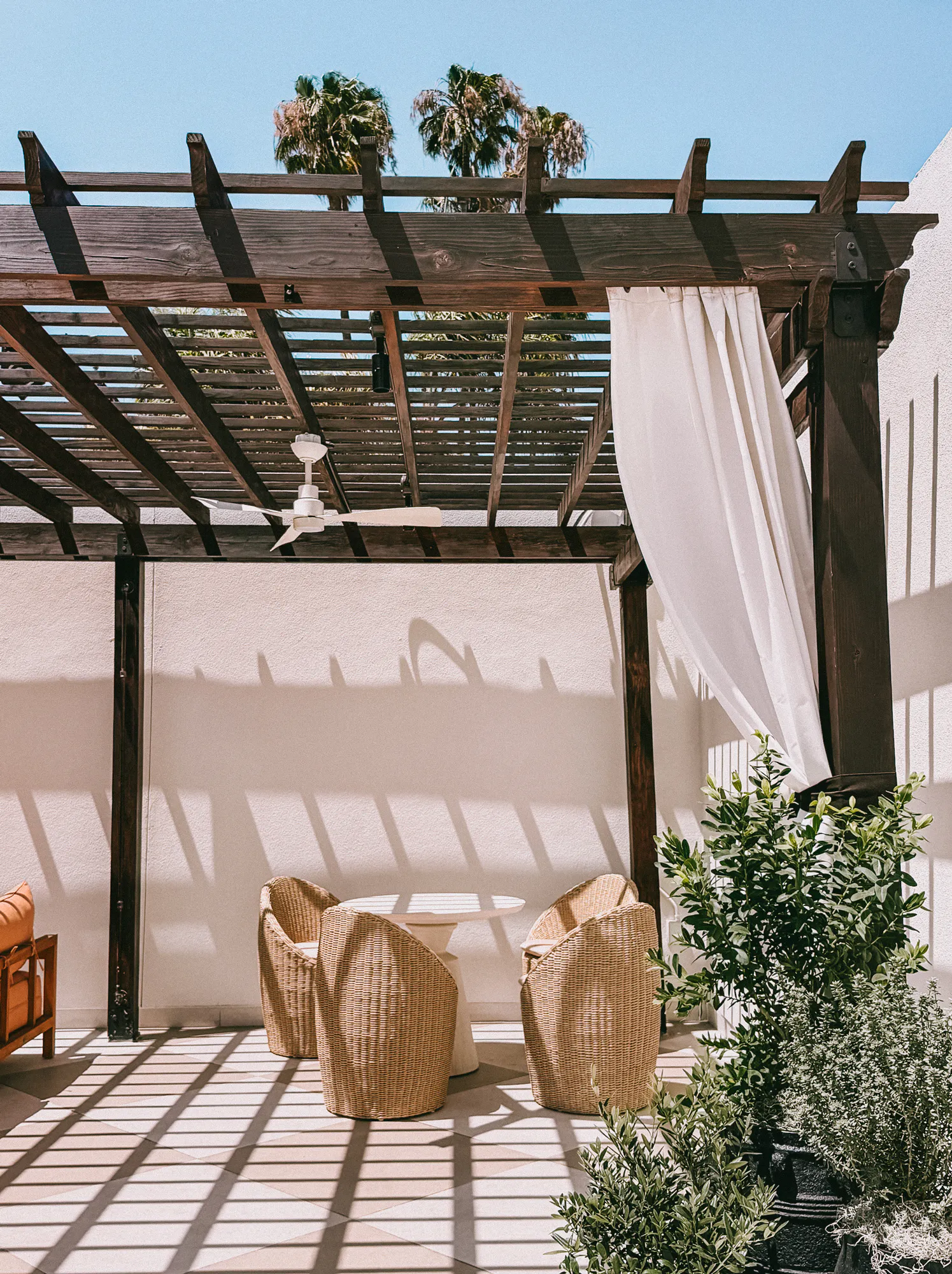 How Aluminum Pergola Kits Can Transform Your Backyard and Outdoor Living Space