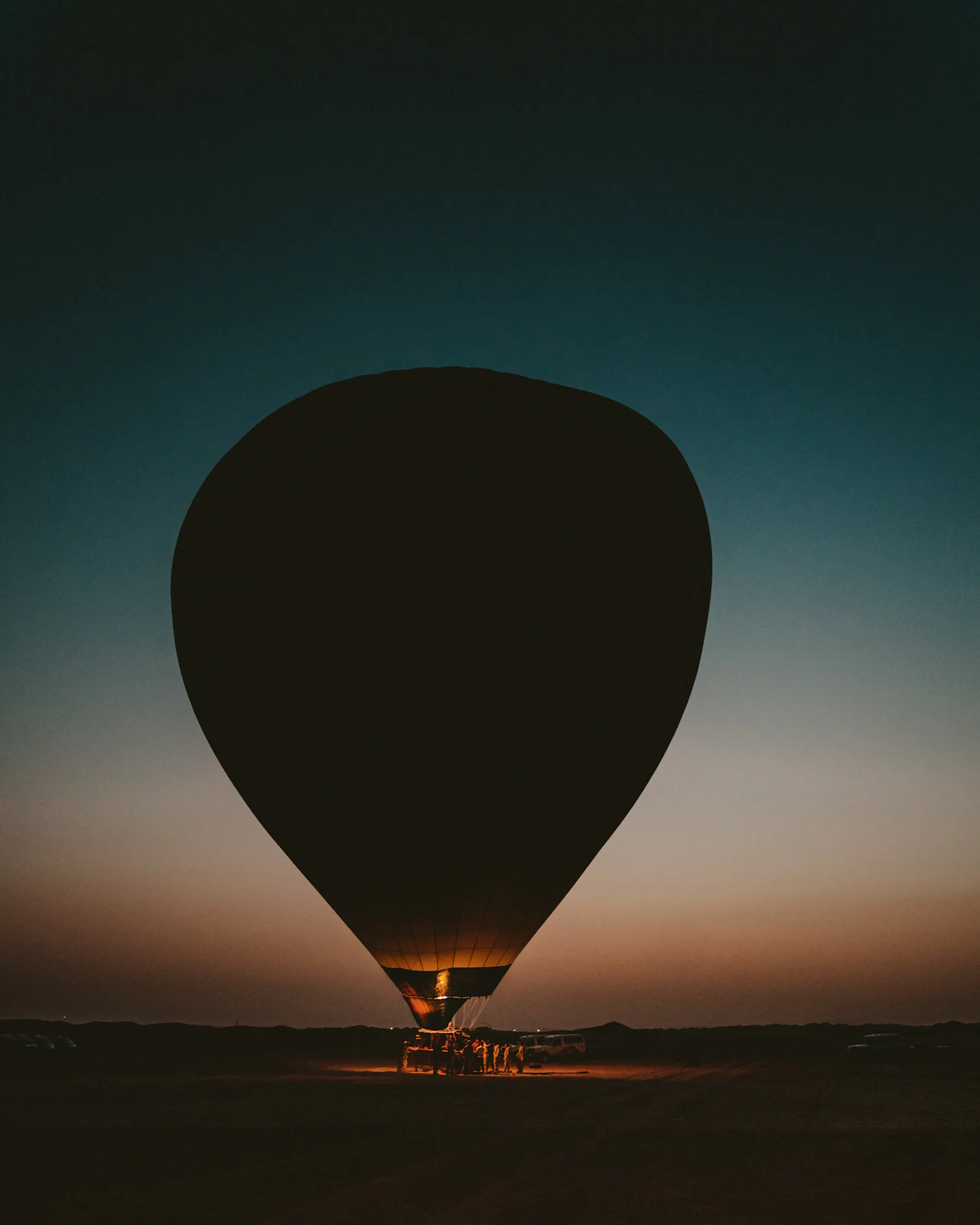 What It’s Like to Take a Hot Air Balloon Ride Over the Dubai Desert
