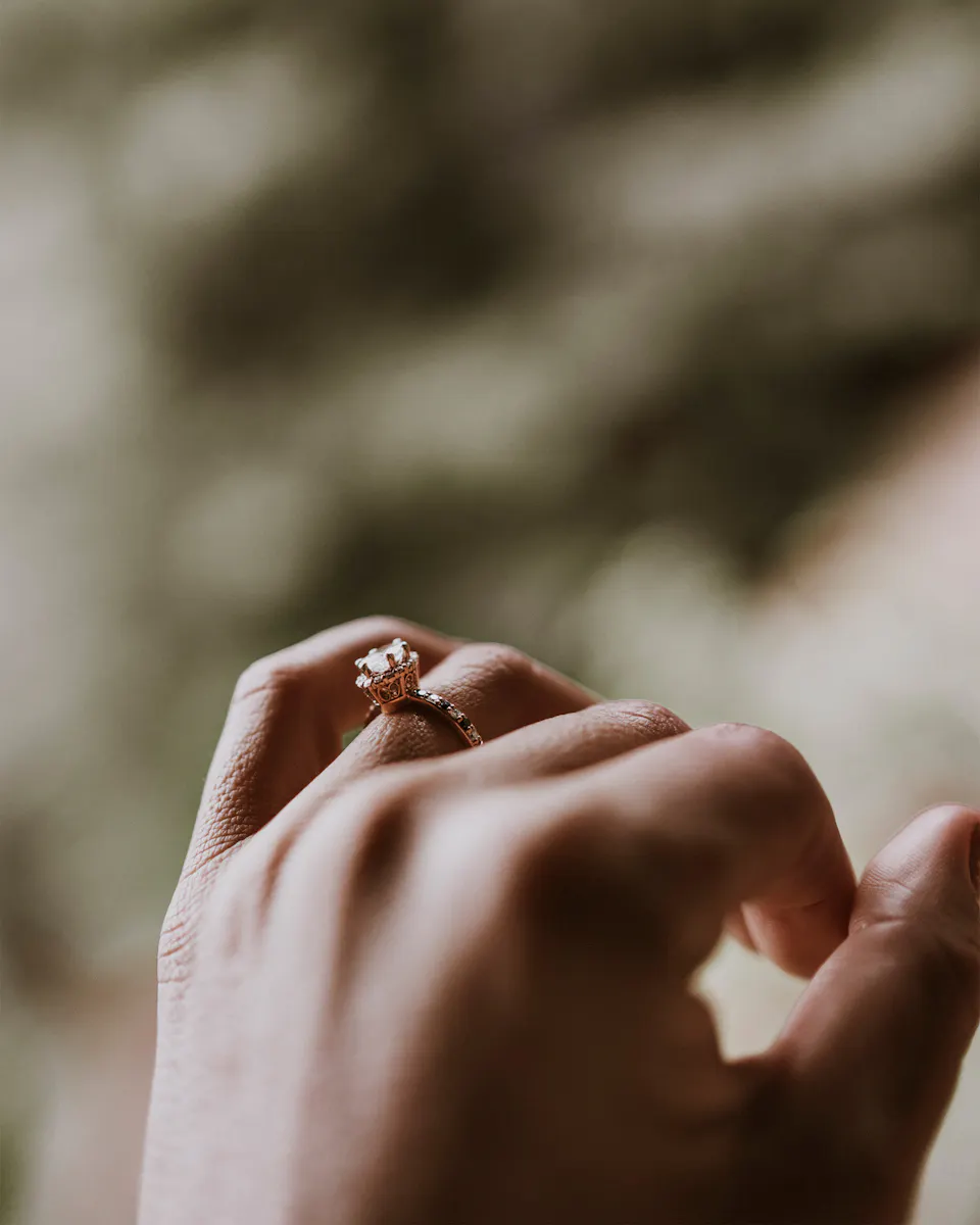 6 Best Engagement Ring Brands for Oval Cuts (That Aren't Tiffany)