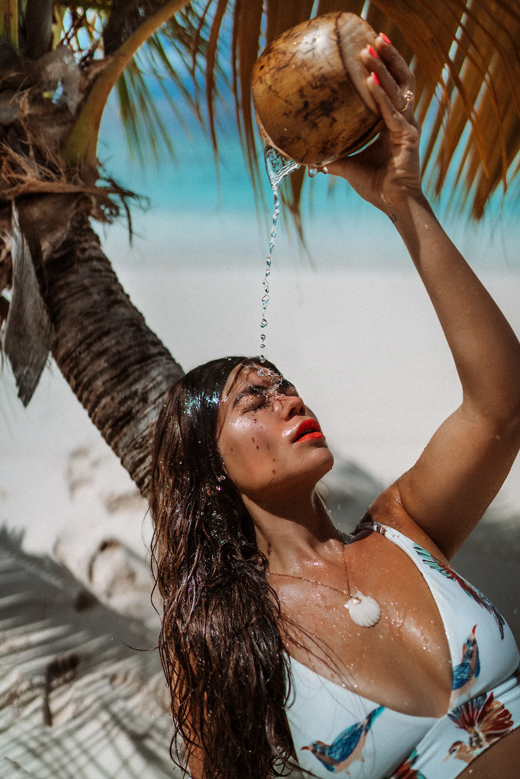 The Best Waterproof Make-Up Products For Swimming and Tropics 