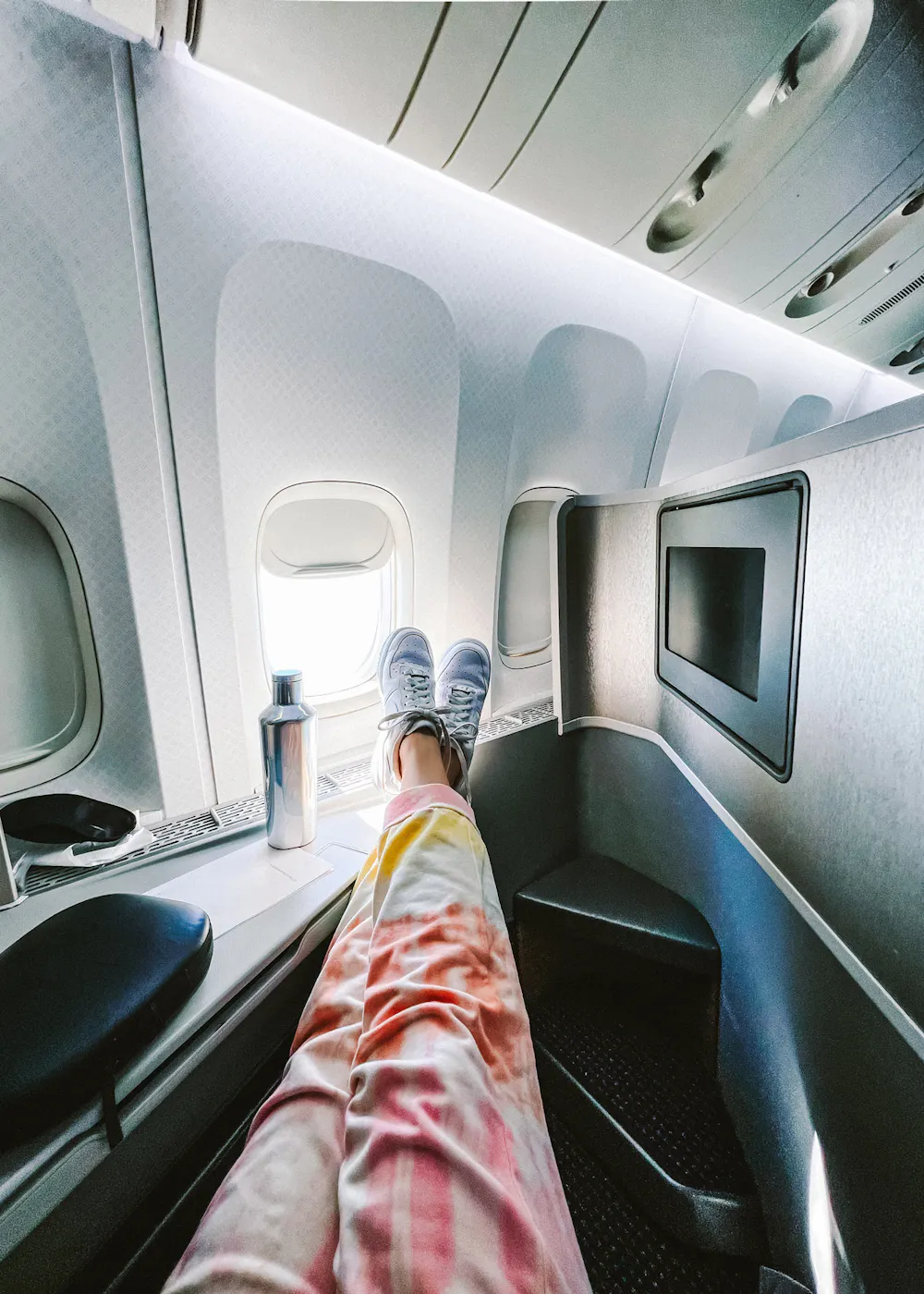 Long Flight Survival Guide: Best Apps, Mobile Games, and Travel Tips
