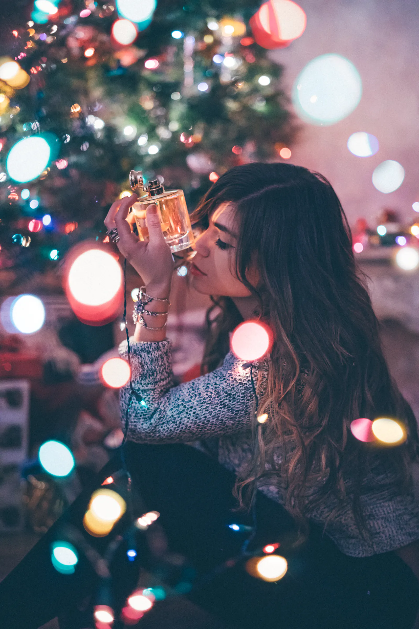 12 Christmas Photo Ideas For Fun Holiday Photoshoots