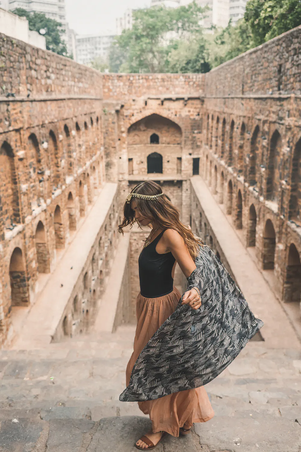 How to Travel More for Less: 9 Smart Ways to Save Money on Vacations