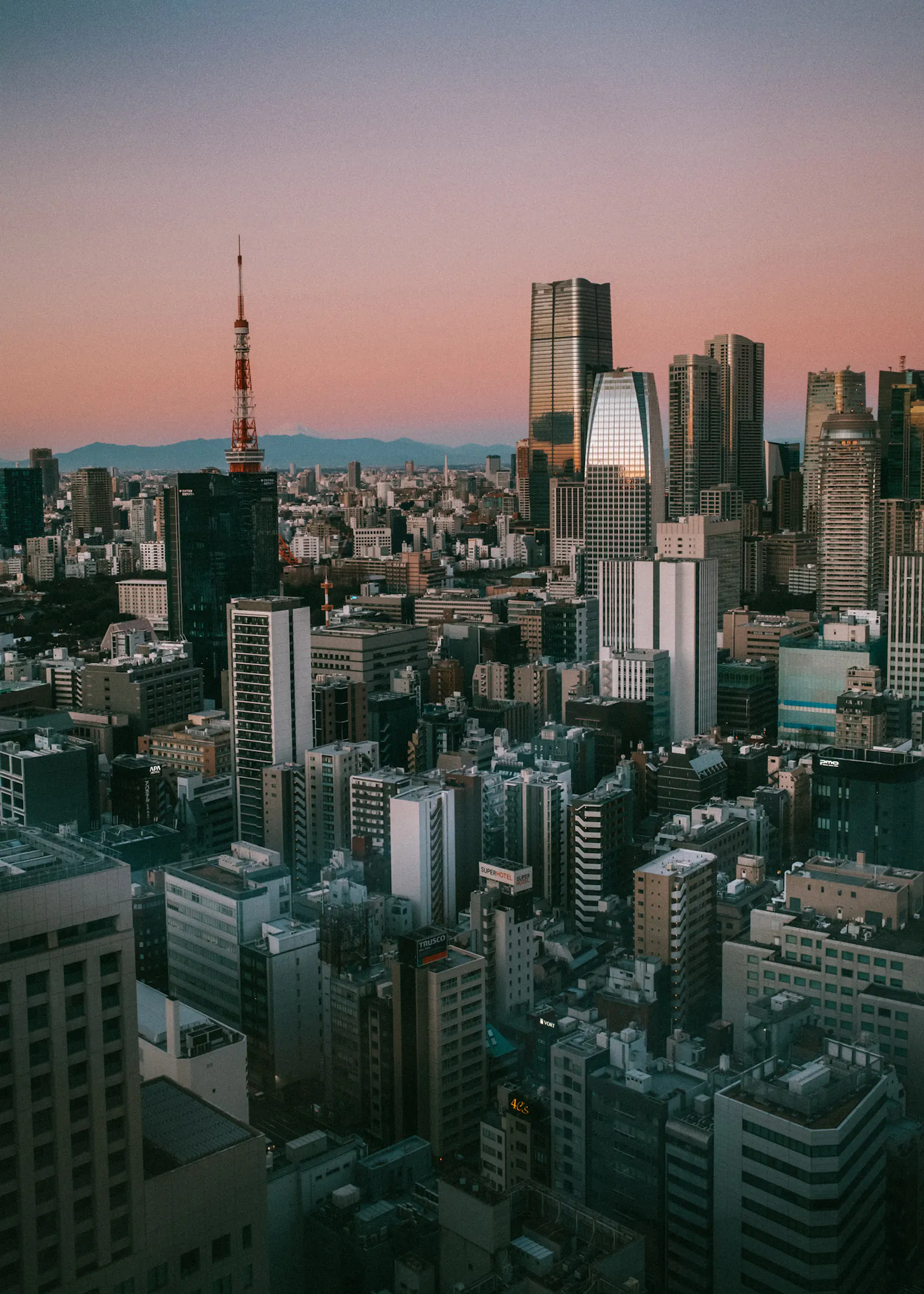 4 Futuristic Cities Around the World for Unique Travel Experiences, Luxury & Nightlife
