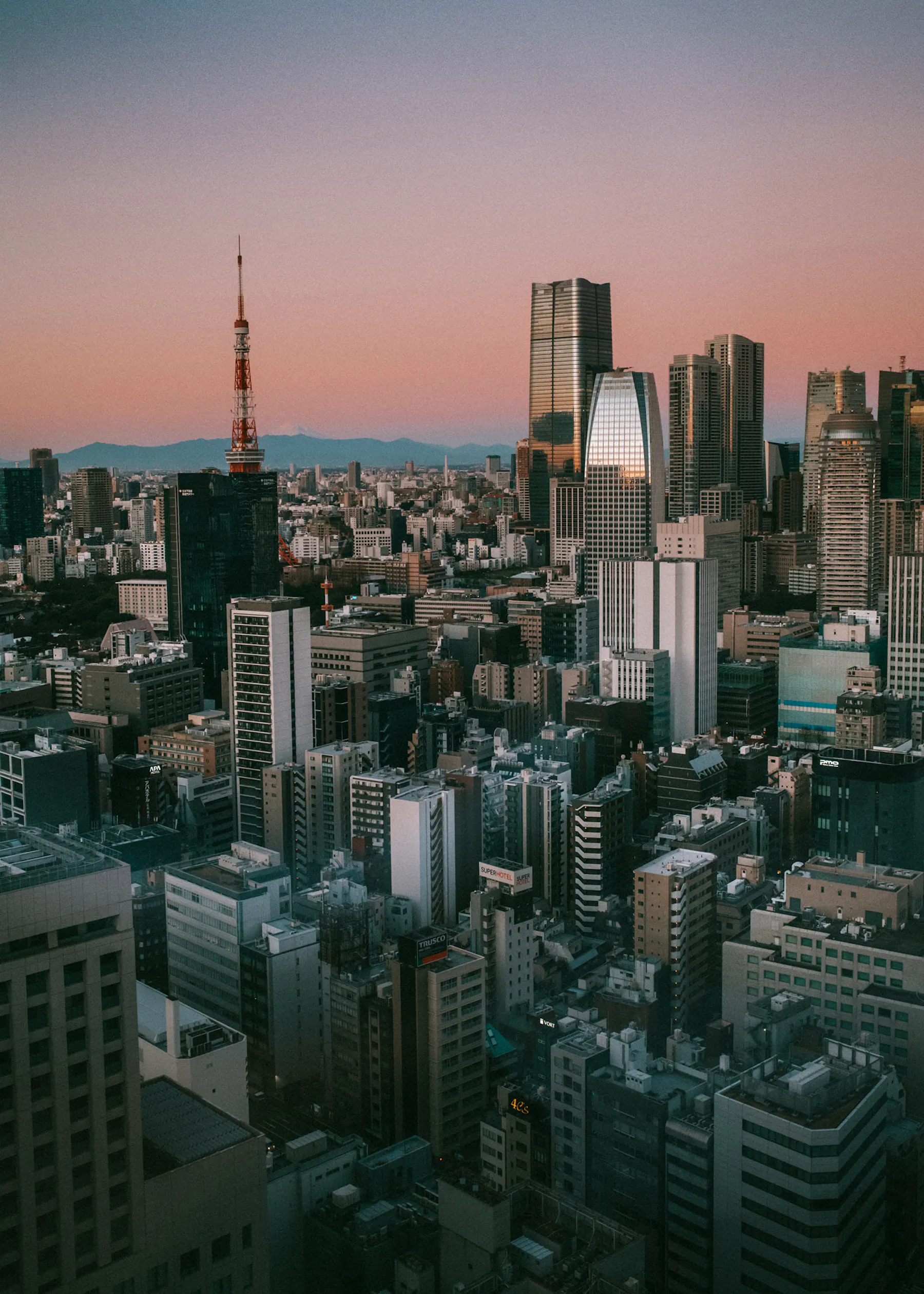 4 Futuristic Cities Around the World for Unique Travel Experiences, Luxury & Nightlife