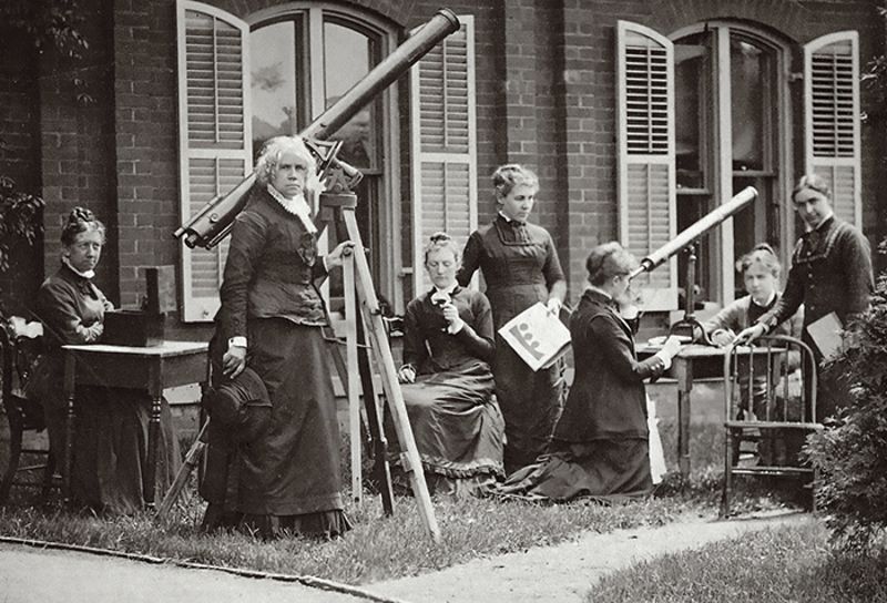 black and white photograph of maria mitchell and other astronomers 
