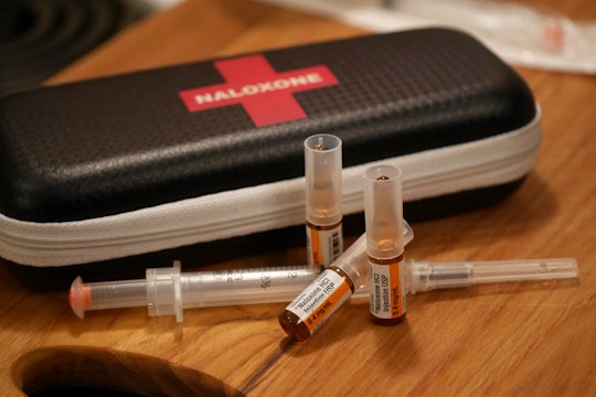 A naloxone kit for rapid treatment of opioid overdoses 